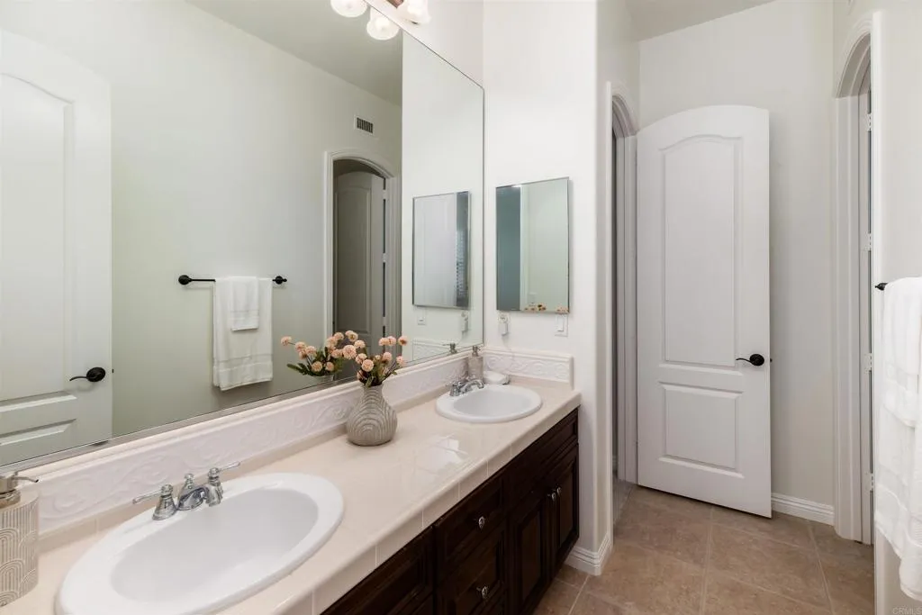 https://cdn.realtyfeed.com/cdn/127/306623957/06e0cec97837752909a9b8f434c666e9.webp