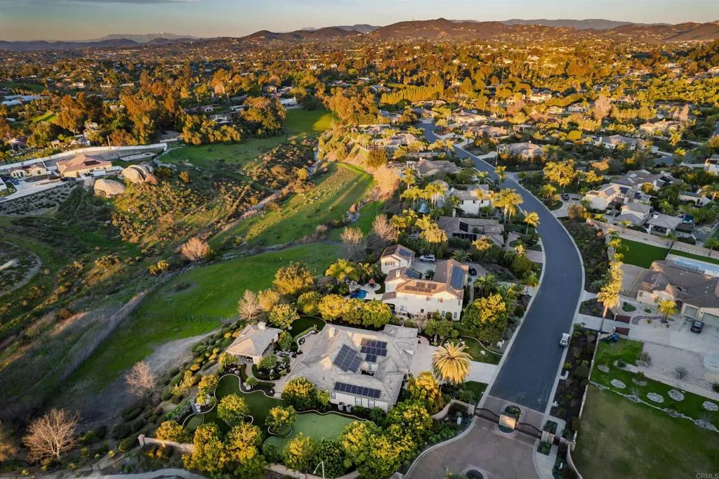 https://cdn.realtyfeed.com/cdn/127/306623957/6e4d13a63ce42b34c5fbd2635987028f.webp