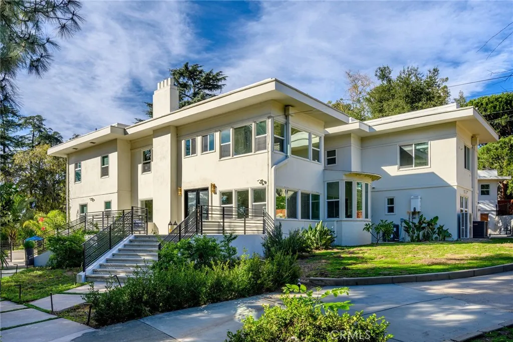 2065 E Altadena, Altadena, CA 91001 - Main photo, Altadena, CA