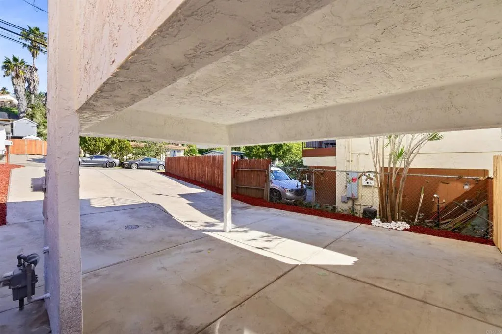 https://cdn.realtyfeed.com/cdn/127/306624011/4df4b27e3b3b4c9e8cd6ded6b285f44c.webp