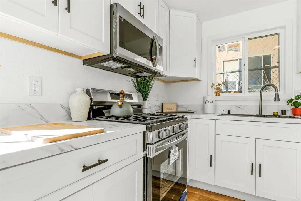 https://cdn.realtyfeed.com/cdn/127/306624011/932bdc9bdc050420d1335ef7771eacc0.webp