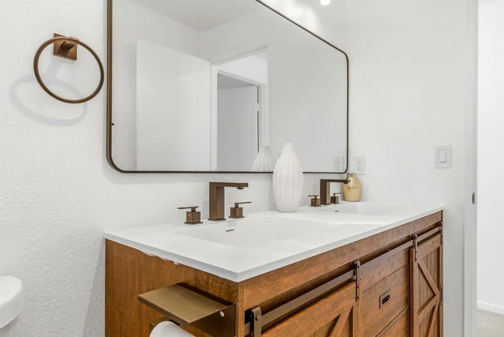 https://cdn.realtyfeed.com/cdn/127/306624011/b6fb0a7fb691d434ece94f667f36d1e9.webp