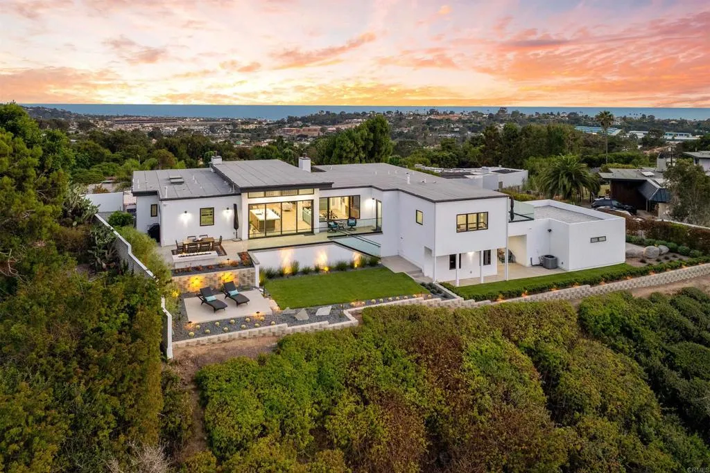 https://cdn.realtyfeed.com/cdn/127/306624020/ef2e1b7653800349609552bee1540bba.webp