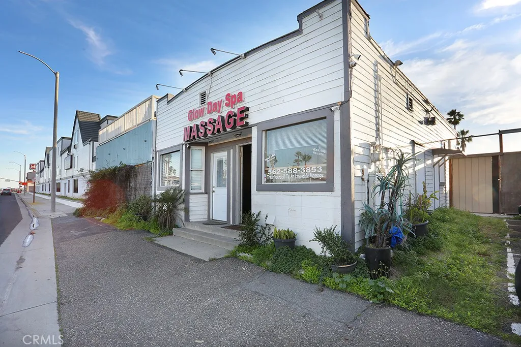 17181 Pacific Coast, Huntington Beach, CA 92649 - Photo 2 of 37, Huntington Beach, CA