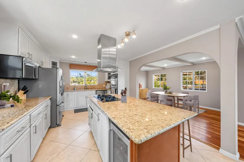 https://cdn.realtyfeed.com/cdn/127/306624145/e96b770715d3b9235435aeb86d917e1a.webp