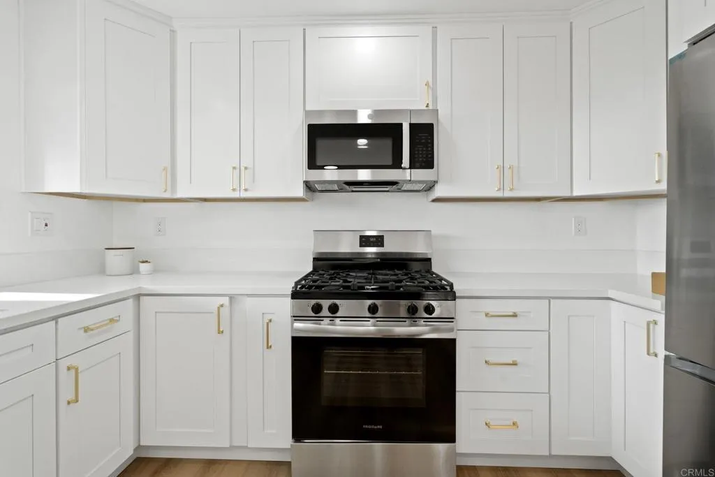 https://cdn.realtyfeed.com/cdn/127/306624221/94fe05ac46e3497b83464afba0e4adb0.webp