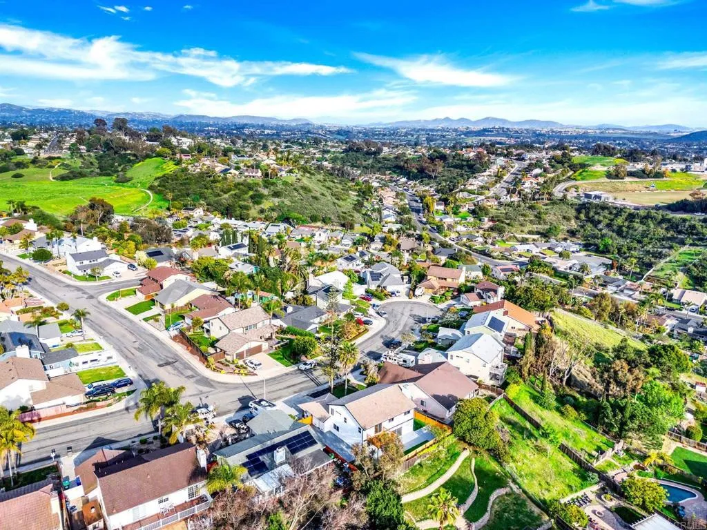https://cdn.realtyfeed.com/cdn/127/306624221/cb47494aa5f487736e06a1902725a6db.webp