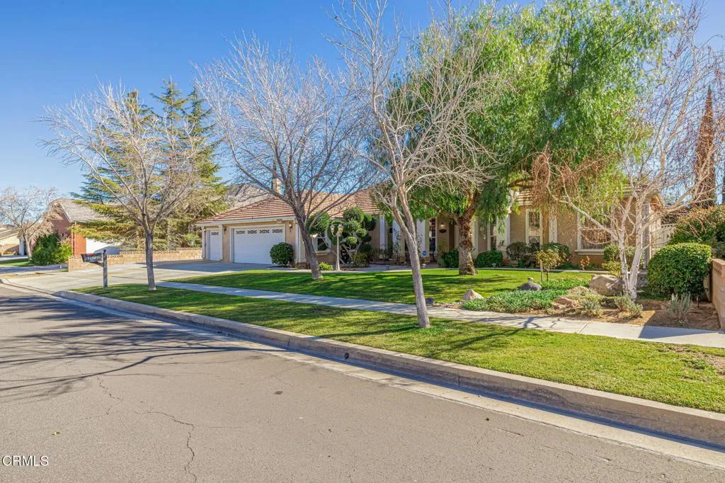 39748 Golfers Drive, Palmdale, CA 93551 - Photo 4 of 64, Palmdale, CA