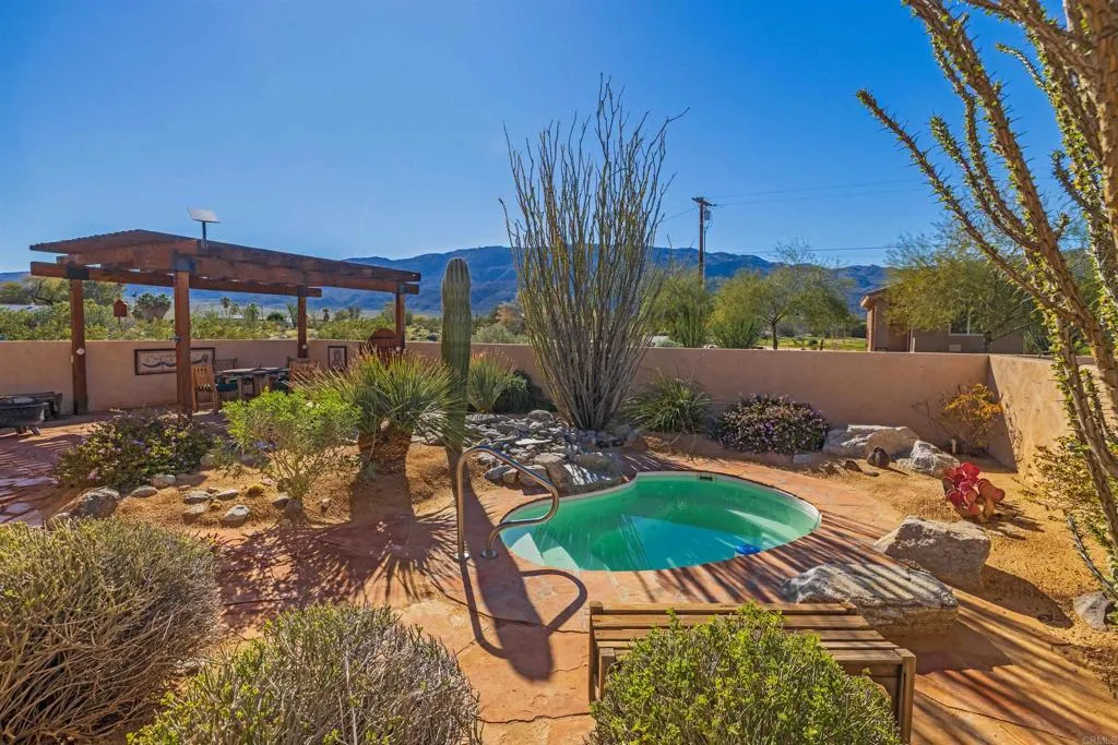 https://cdn.realtyfeed.com/cdn/127/306624319/00ac7c543d906a66465d6456a6389b56.webp