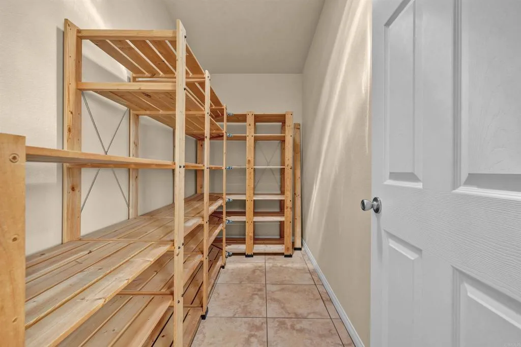 https://cdn.realtyfeed.com/cdn/127/306624319/269120cb4c694339a14330e4a5d2d81c.webp