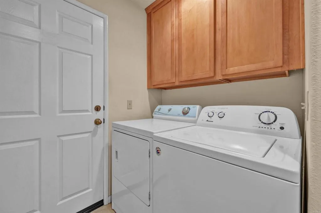 https://cdn.realtyfeed.com/cdn/127/306624319/52981d2ca27b9acf1225d485180e7c5c.webp