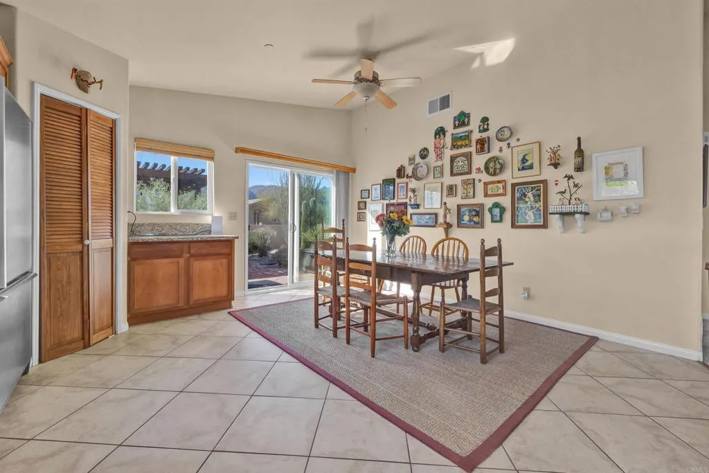 https://cdn.realtyfeed.com/cdn/127/306624319/5abfdda551ee00306ab15c481b585767.webp