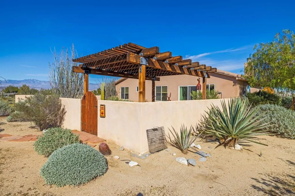 https://cdn.realtyfeed.com/cdn/127/306624319/60f4c24ab6b54f5f3d6146214a5accfc.webp