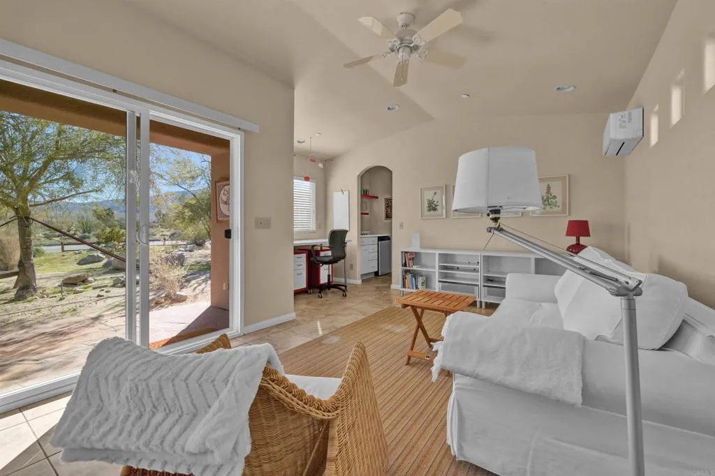 https://cdn.realtyfeed.com/cdn/127/306624319/d831502aa12fe3b15c7a60223cb190a7.webp