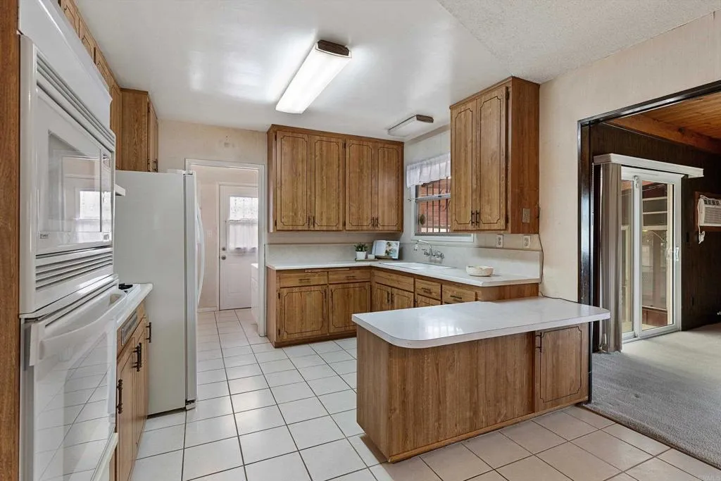 https://cdn.realtyfeed.com/cdn/127/306624327/024fab706ce1796cd8de62767443ed48.webp