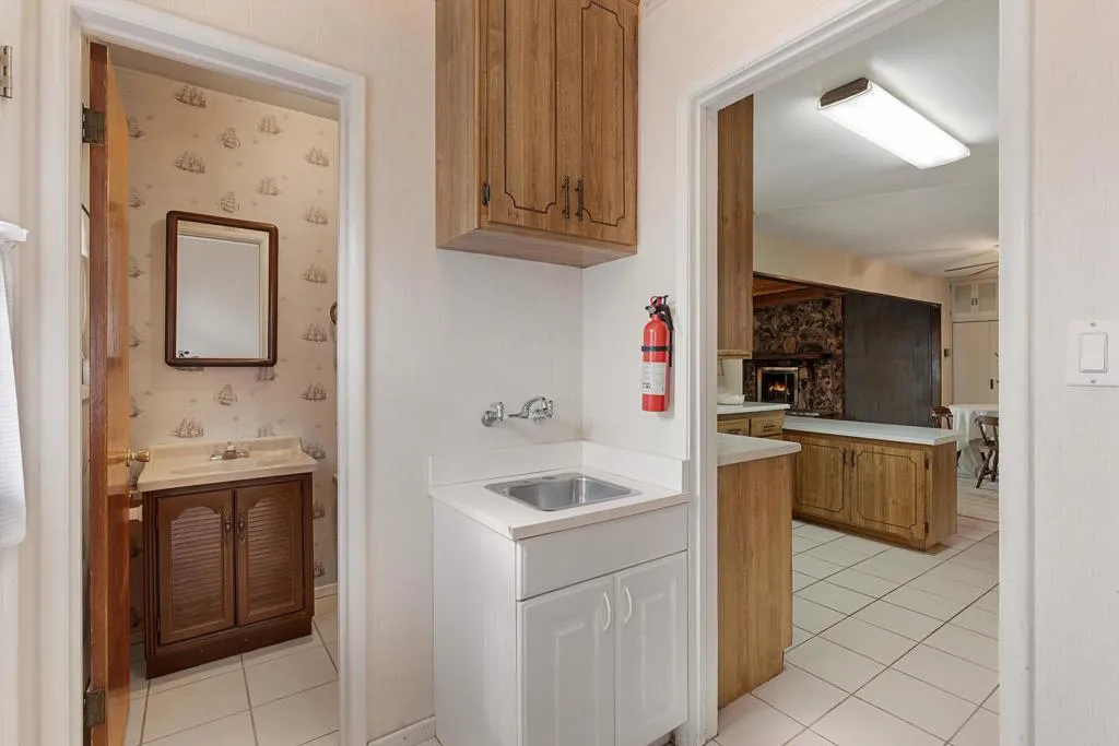 https://cdn.realtyfeed.com/cdn/127/306624327/5f622c129352f9264d949641c563b206.webp