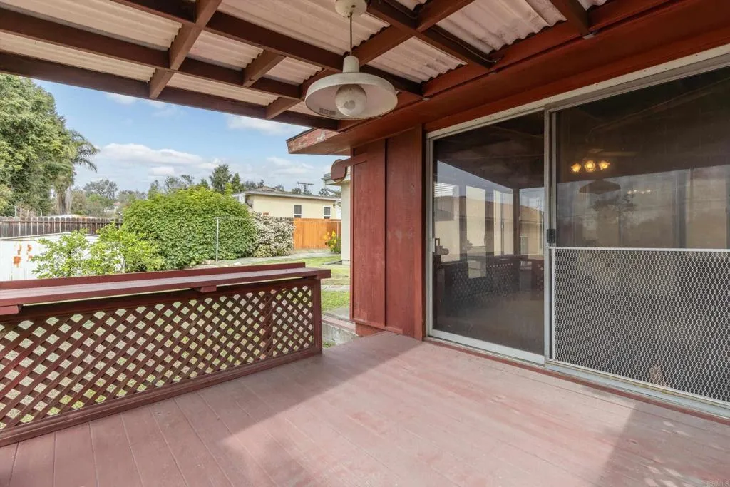 https://cdn.realtyfeed.com/cdn/127/306624327/64f58e6e4370a583456b3698fcfc879d.webp