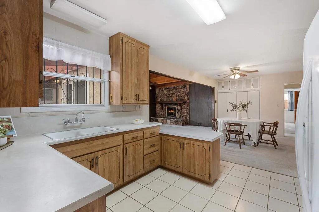https://cdn.realtyfeed.com/cdn/127/306624327/d767c9c959c1454047d6252d3d0d1768.webp
