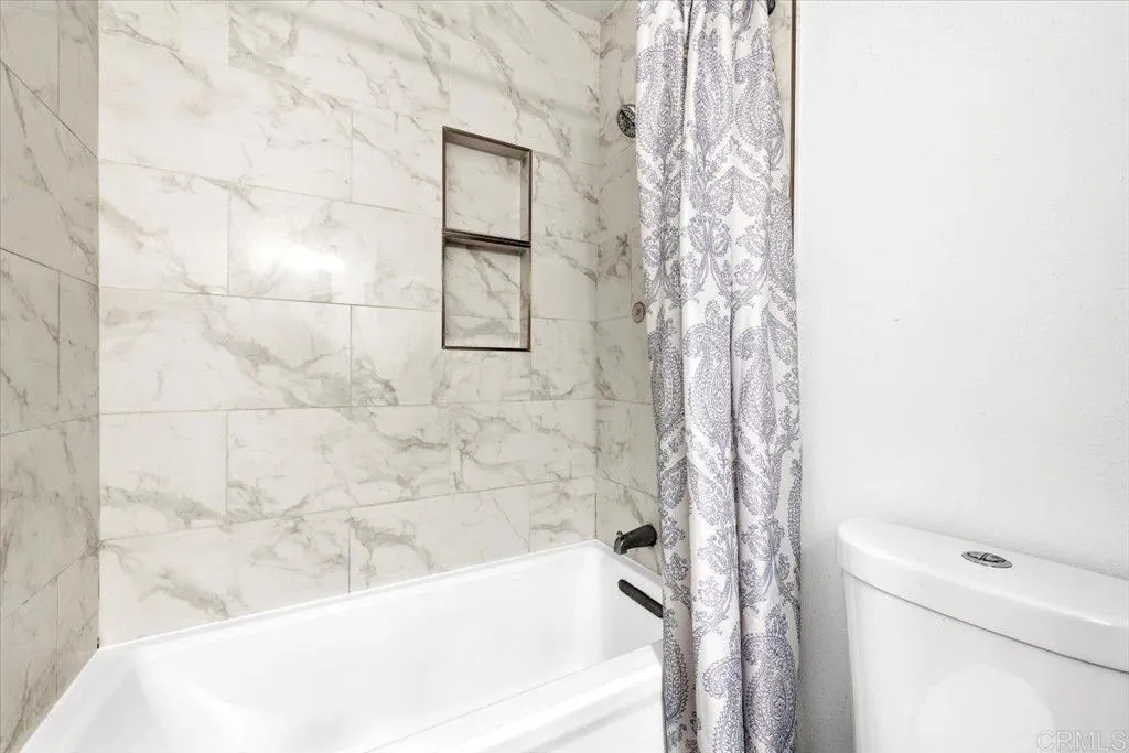 https://cdn.realtyfeed.com/cdn/127/306624383/a398682f224d491ad35bffc44c214f62.webp