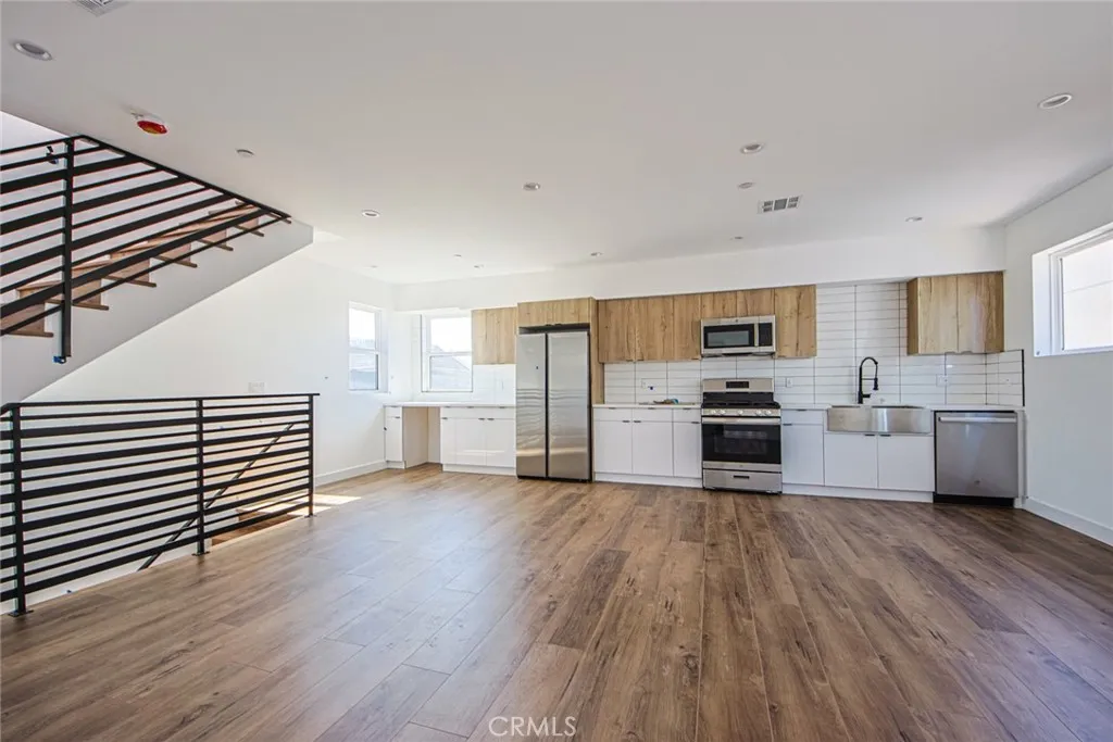 6421 Troost, North Hollywood, CA 91606 - Photo 3 of 40, North Hollywood, CA