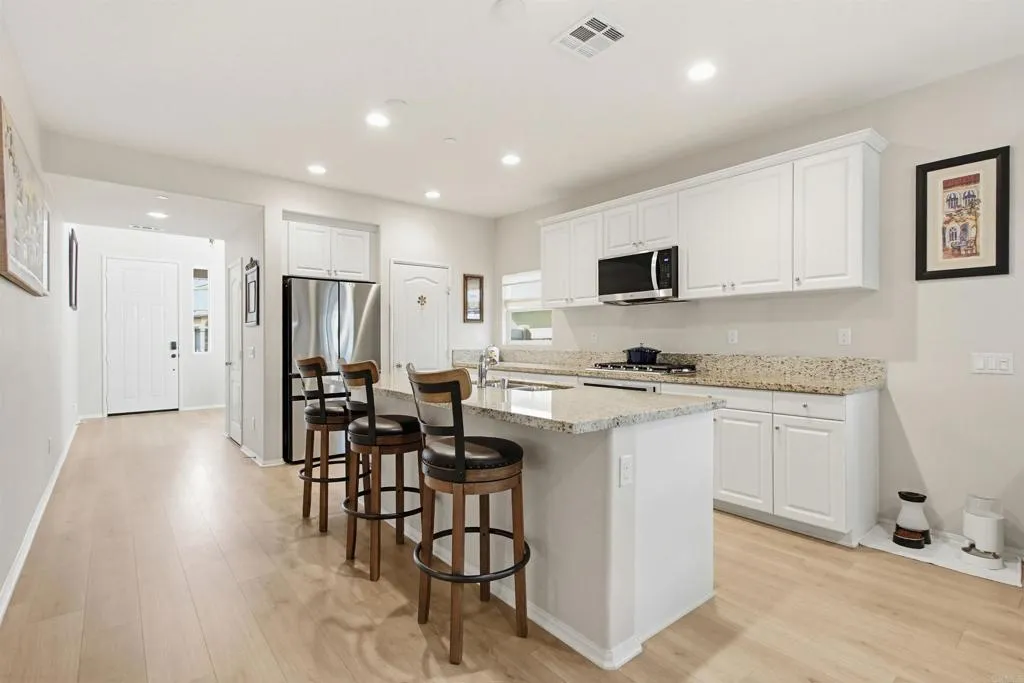 https://cdn.realtyfeed.com/cdn/127/306624485/34a9791a11ac6e9964b84f984ab9e983.webp