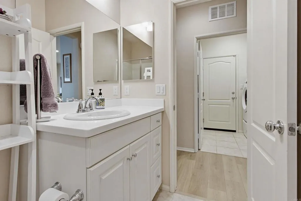 https://cdn.realtyfeed.com/cdn/127/306624485/ccfc26f1c9f8cc89e2283582088c9985.webp