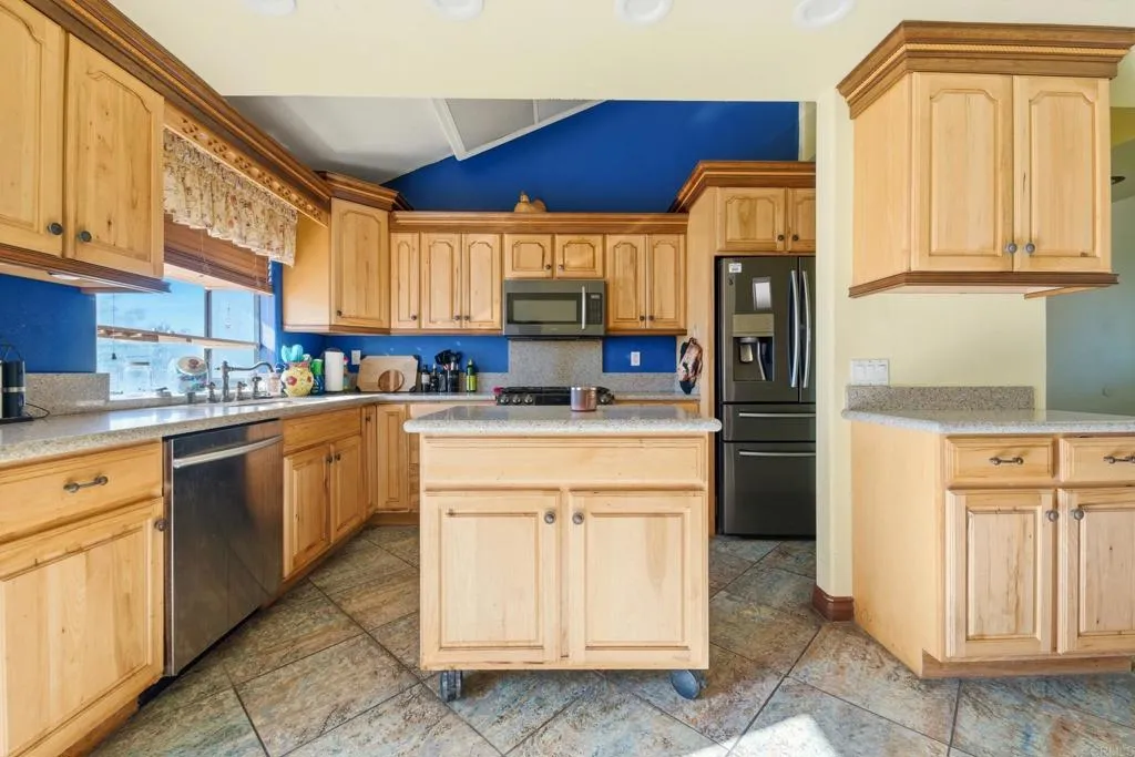 https://cdn.realtyfeed.com/cdn/127/306624491/90179419ea128ba279a166234b0535e1.webp