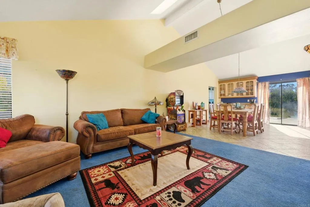 https://cdn.realtyfeed.com/cdn/127/306624491/bae592d31414947f272a9027aac2e49e.webp