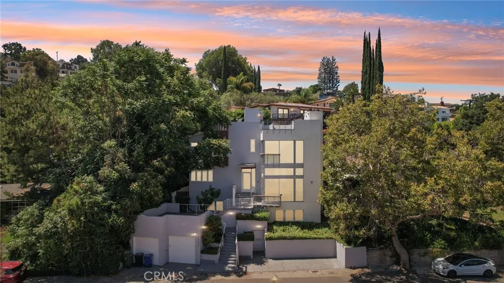 Sherman Oaks, CA 91423