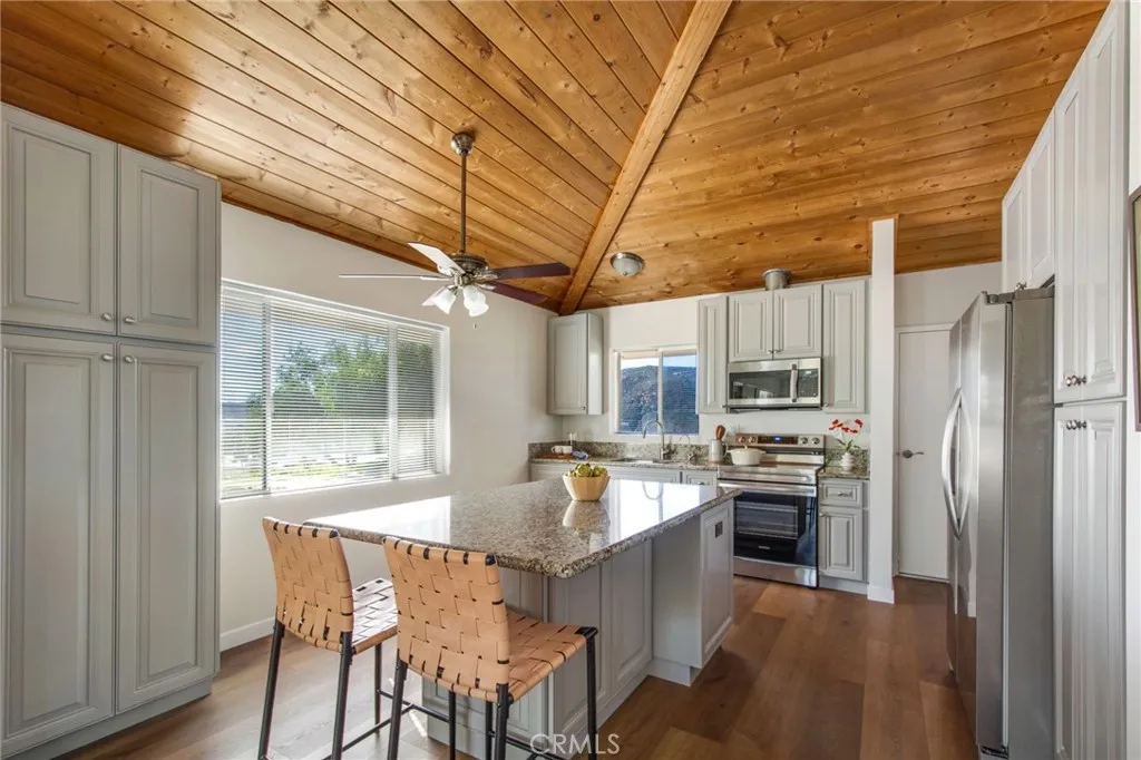 https://cdn.realtyfeed.com/cdn/127/306624556/1b037eb097cc296fefb9ac48ccd1d050.webp