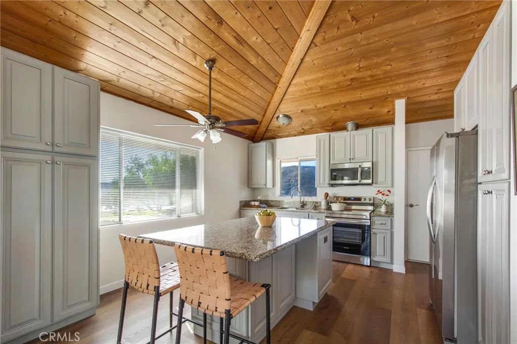 https://cdn.realtyfeed.com/cdn/127/306624556/3c45afd3322e9fe3ffeb0f565f2ae17d.webp