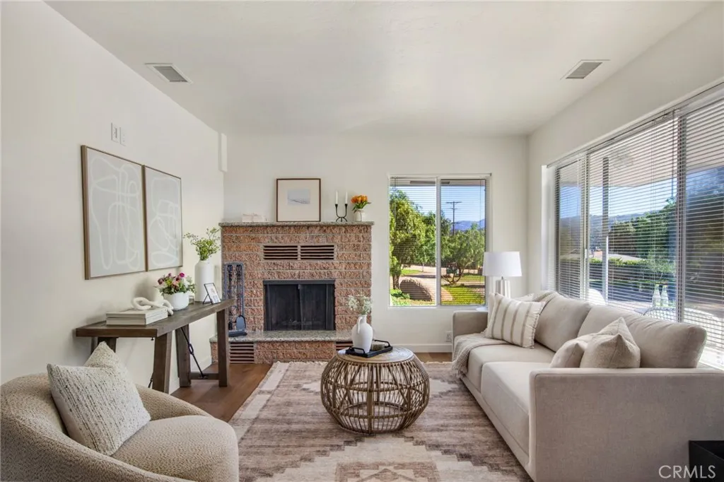 https://cdn.realtyfeed.com/cdn/127/306624556/d69f2bab2c937e59f6047a18c9163937.webp
