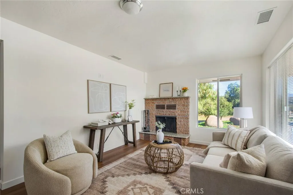 https://cdn.realtyfeed.com/cdn/127/306624556/dae63250089ba5c9bfe6e2b1edacb797.webp