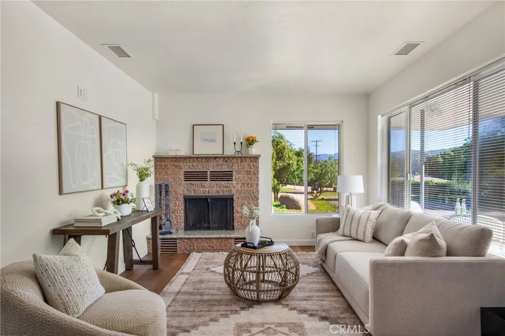 https://cdn.realtyfeed.com/cdn/127/306624556/fadd30e4f26550dfee7af01f4ba6527e.webp