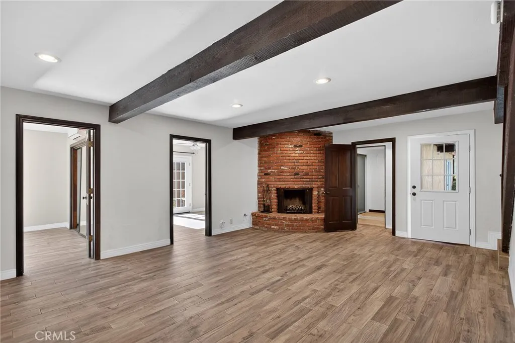 https://cdn.realtyfeed.com/cdn/127/306624629/1f138a61e4ce1372788a6fa20208c14e.webp