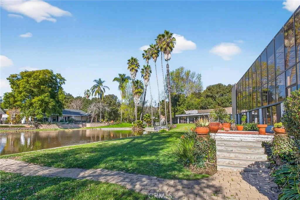 https://cdn.realtyfeed.com/cdn/127/306624629/a3c58c60c3525e105d94ad1f04ecd13b.webp
