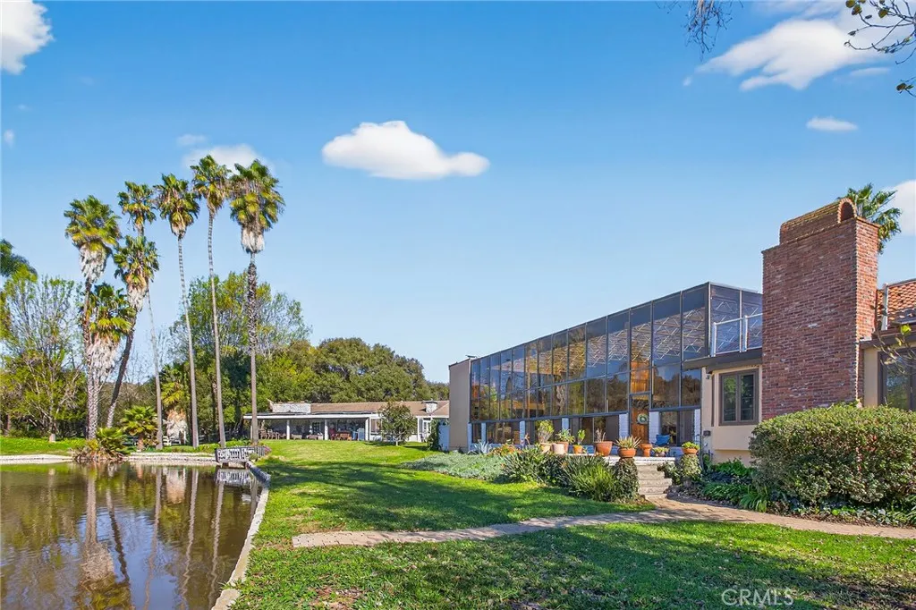 https://cdn.realtyfeed.com/cdn/127/306624629/c12490a9fb8588ca436f3cdd78f39498.webp