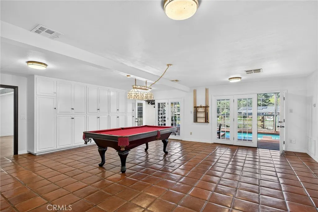 https://cdn.realtyfeed.com/cdn/127/306624629/cf64657882355f1d1c8d56003b93b73e.webp