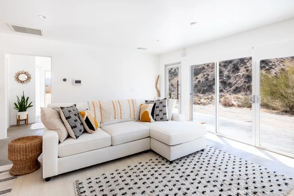 6595 Pioneertown, Yucca Valley, CA 92284 - Photo 4 of 29, Yucca Valley, CA