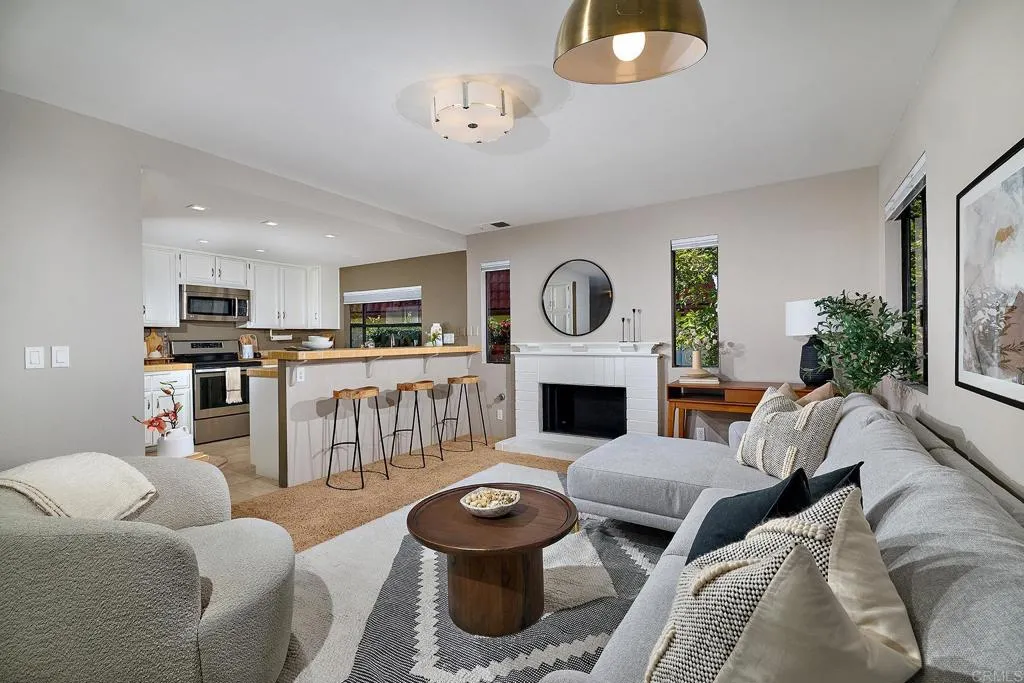 https://cdn.realtyfeed.com/cdn/127/306624733/3593f968d77e1e5ae107570f48670c85.webp