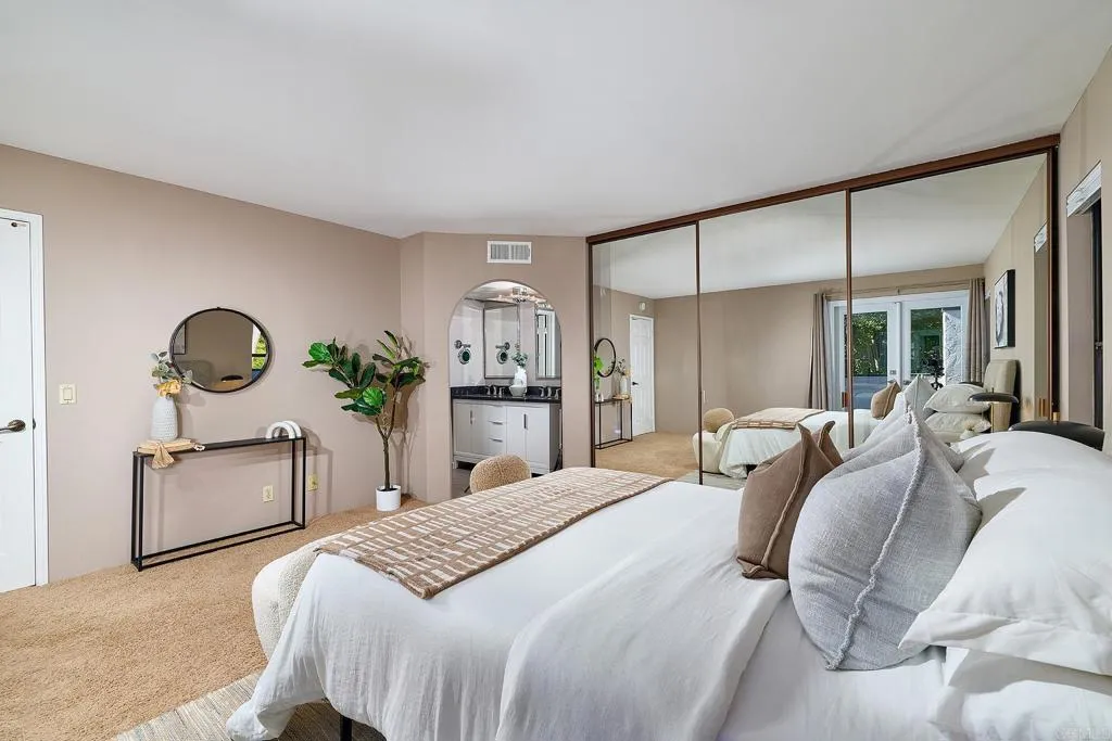https://cdn.realtyfeed.com/cdn/127/306624733/93d3a47a9165d96477b81e1640d2b4de.webp