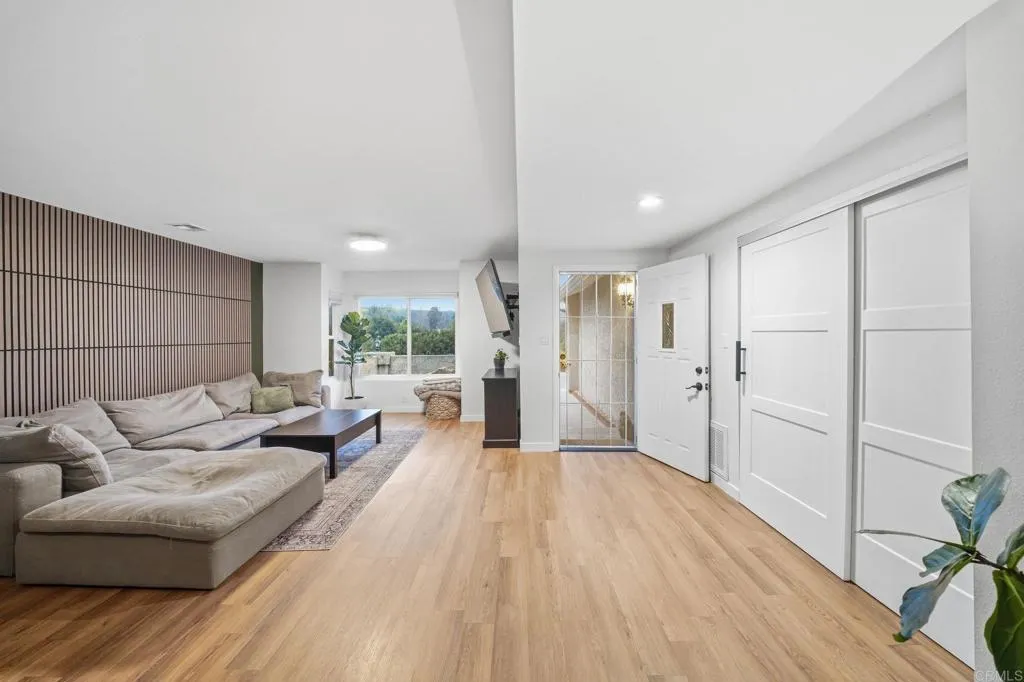 https://cdn.realtyfeed.com/cdn/127/306624734/18906500cada714c1f618589468334b2.webp