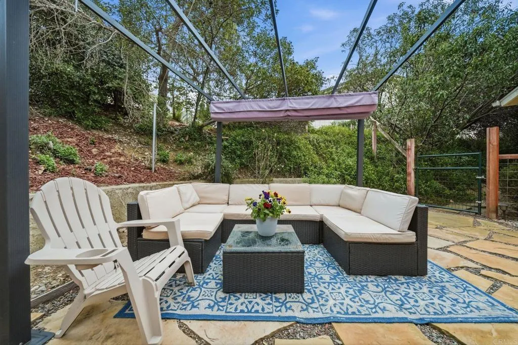 https://cdn.realtyfeed.com/cdn/127/306624734/6595f495bf8a4b71359f36c11fdf404e.webp