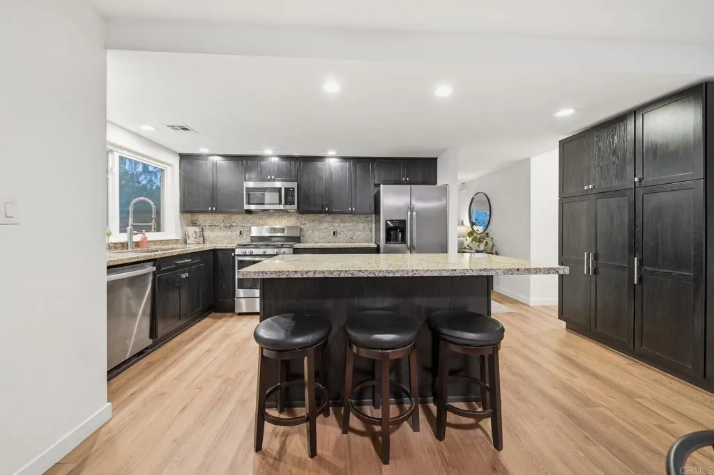 https://cdn.realtyfeed.com/cdn/127/306624734/9a3dae7c102bbd828bfdbad4a43ac613.webp