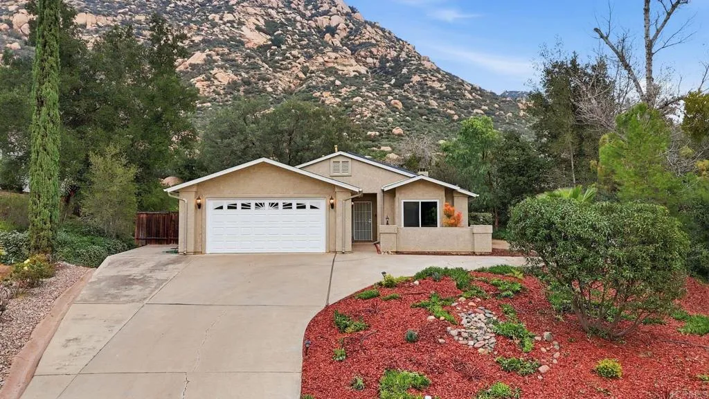 https://cdn.realtyfeed.com/cdn/127/306624734/aa5415d6b24a4668eda4a5d91b851eee.webp