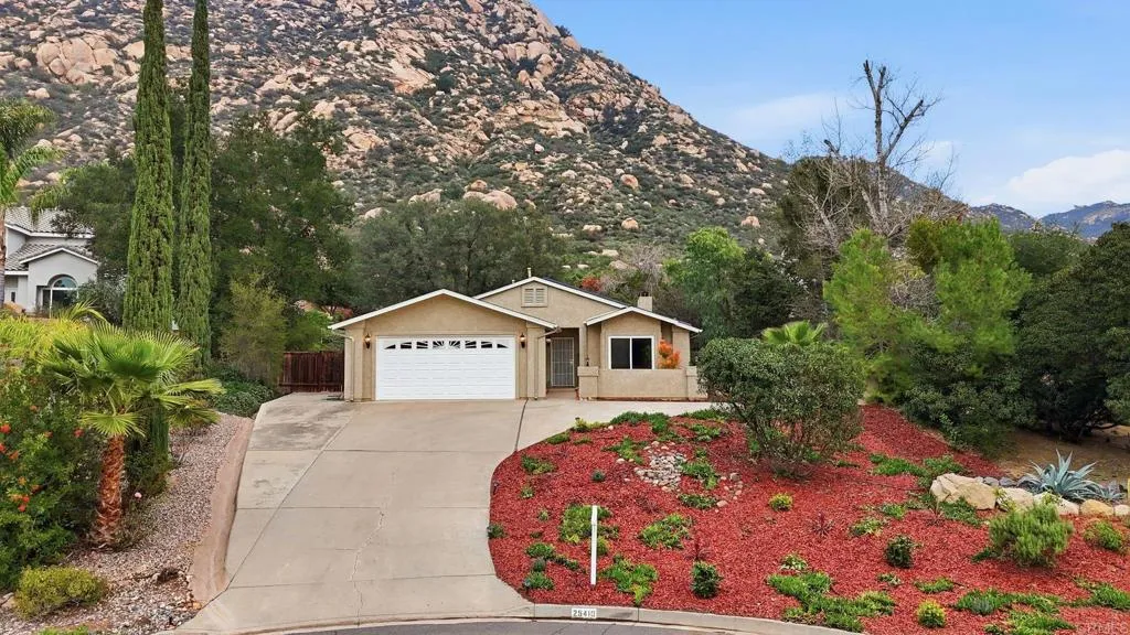 https://cdn.realtyfeed.com/cdn/127/306624734/ac0507f53cd352f1a2eafc15486f76fe.webp