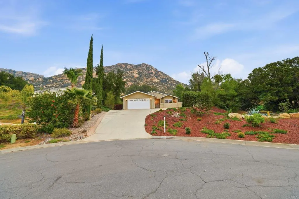 https://cdn.realtyfeed.com/cdn/127/306624734/fd2c20b2c29f4a8690a549dd54697630.webp