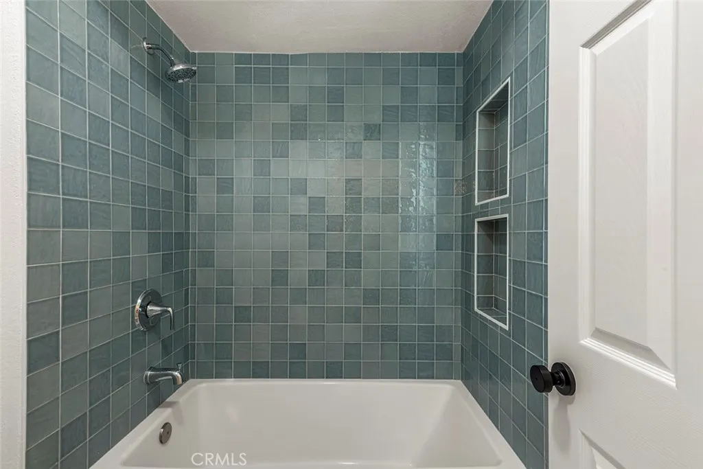 https://cdn.realtyfeed.com/cdn/127/306624735/2e63b7ae3bbdc709a29242d761575881.webp