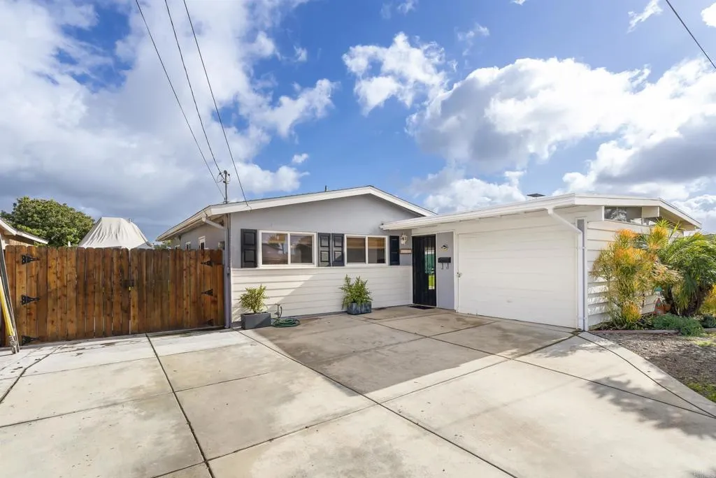 https://cdn.realtyfeed.com/cdn/127/306624764/20a59c63a83837a4376448ef1da12c3f.webp