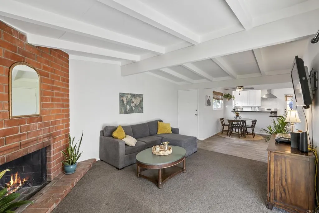 https://cdn.realtyfeed.com/cdn/127/306624764/4cea0959981c6114437e812c38559203.webp